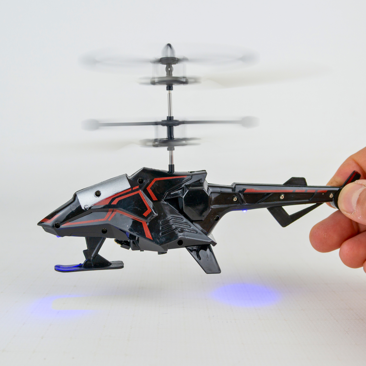 Helicóptero de Juguete Volador por Inducción con Control Remoto Negro Rojo