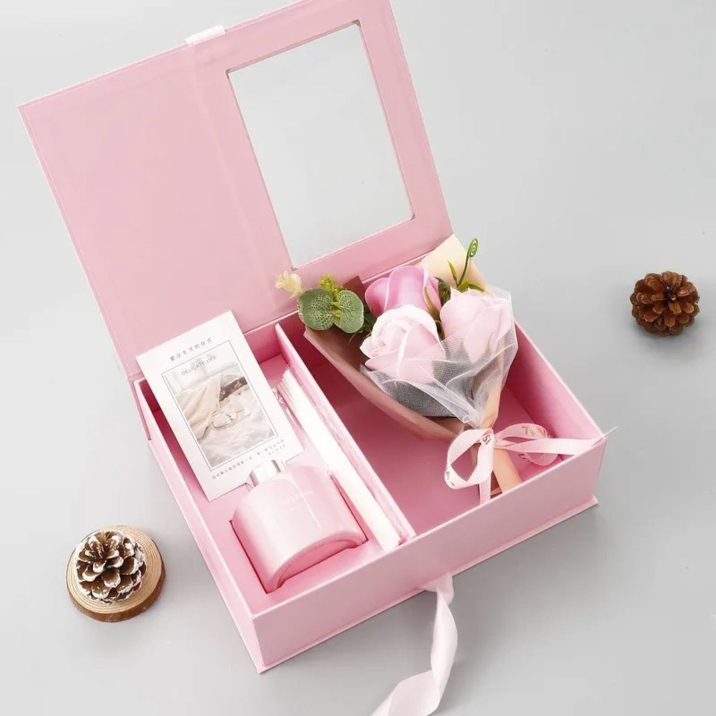 Caja de Regalo Floral con Aromaterapia Rosa