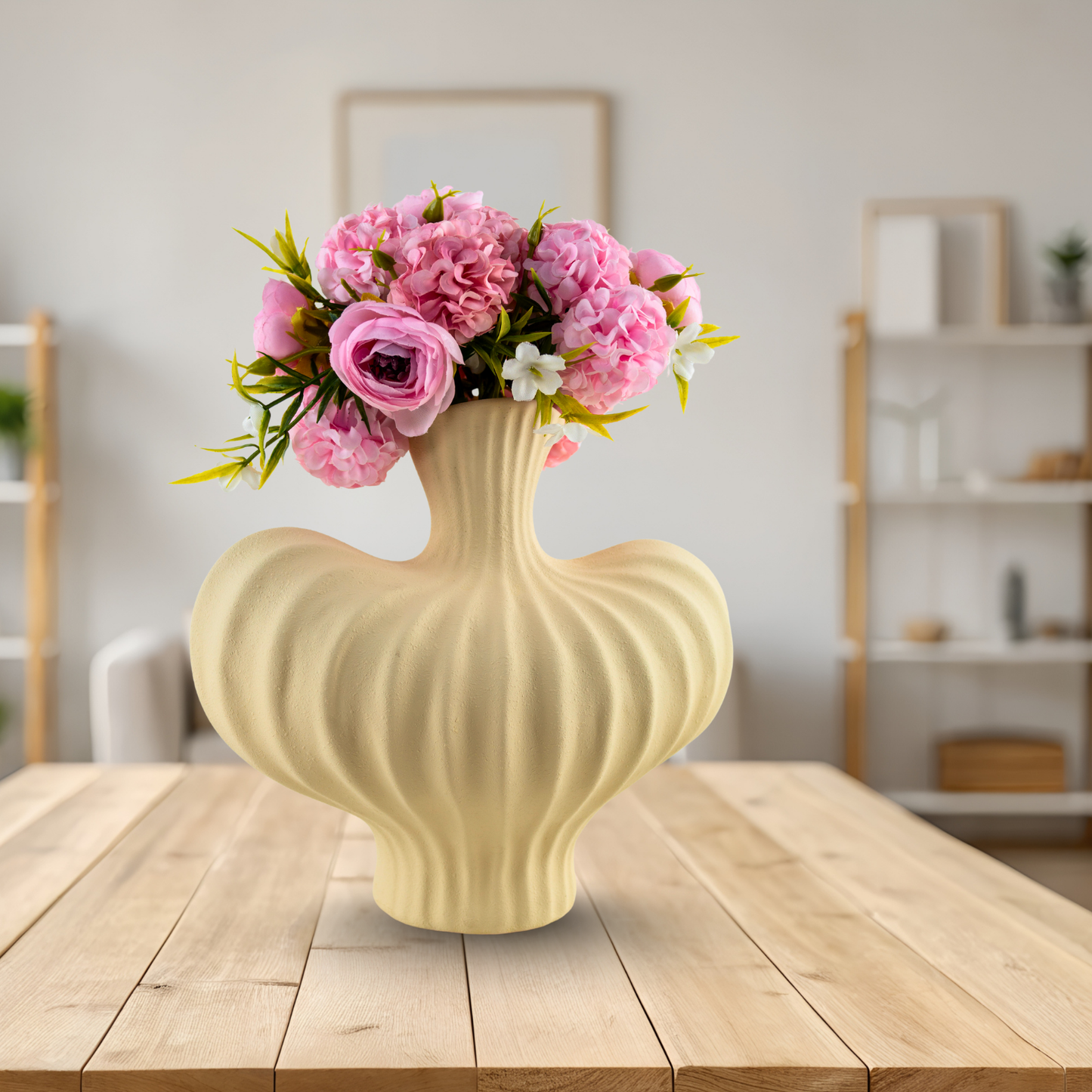 Florero Estatuilla Corazón de Porcelana Francesa Beige