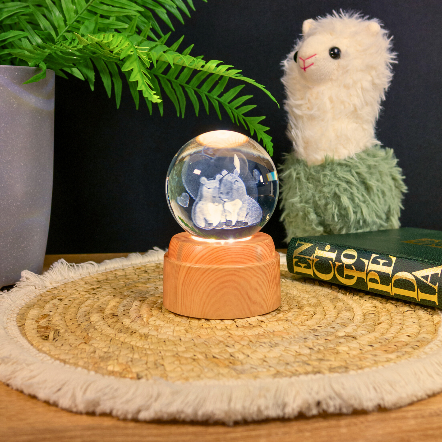 Lámpara Bola de Cristal LED Giratoria Capybara Pareja