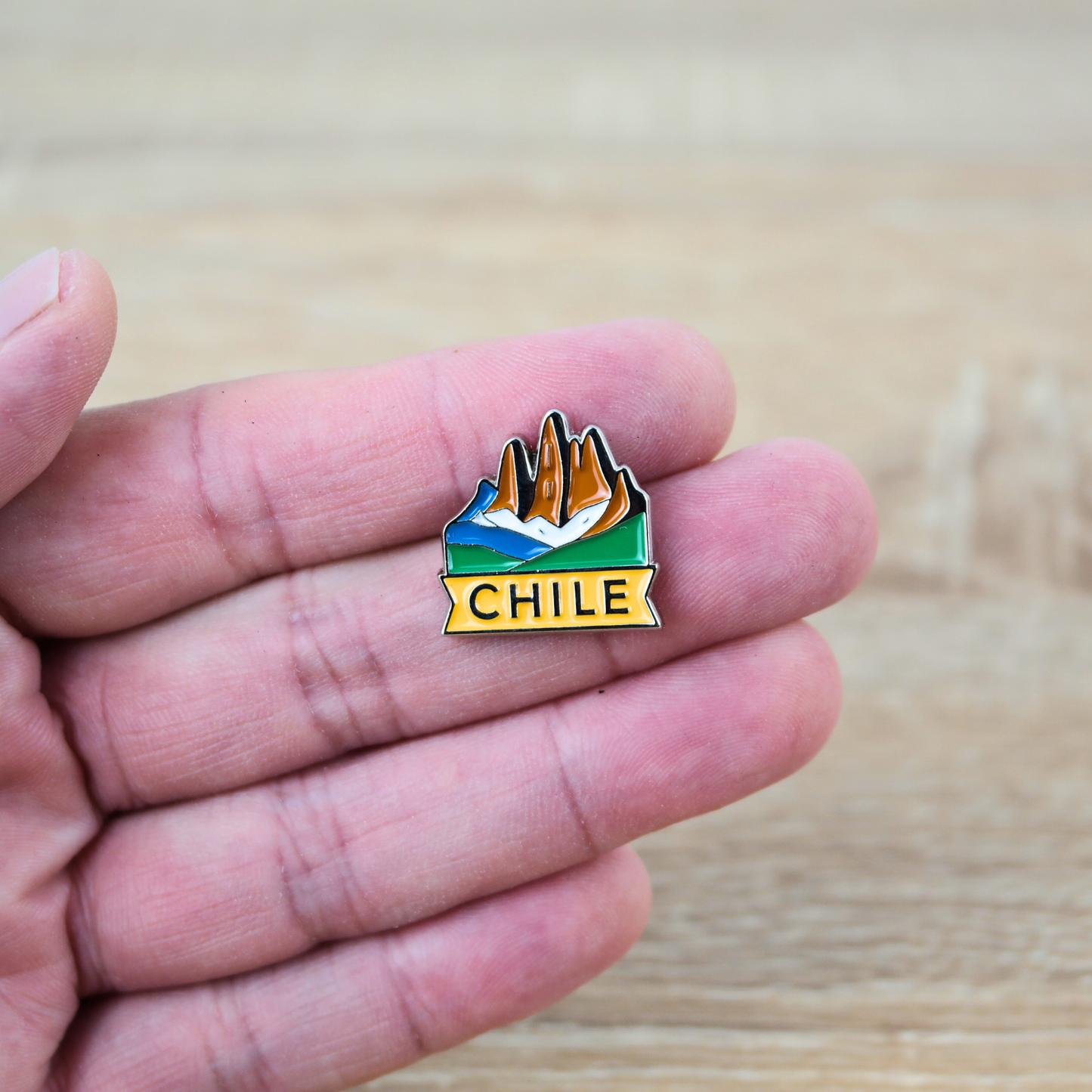 Pin Metálico Souvenir de Chile Torres del Paine